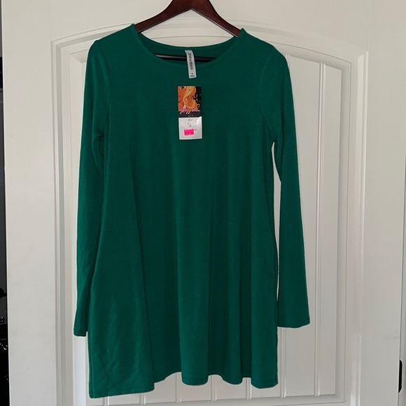 NWT Zenana Premium size Small 3/4 sleeve flowy bottom top with pockets - Picture 14 of 14